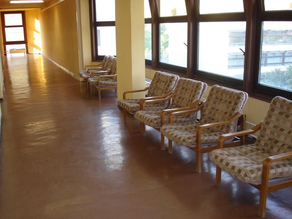 Eszterhazy Karoly Egyetem Hotel Eger Exterior foto