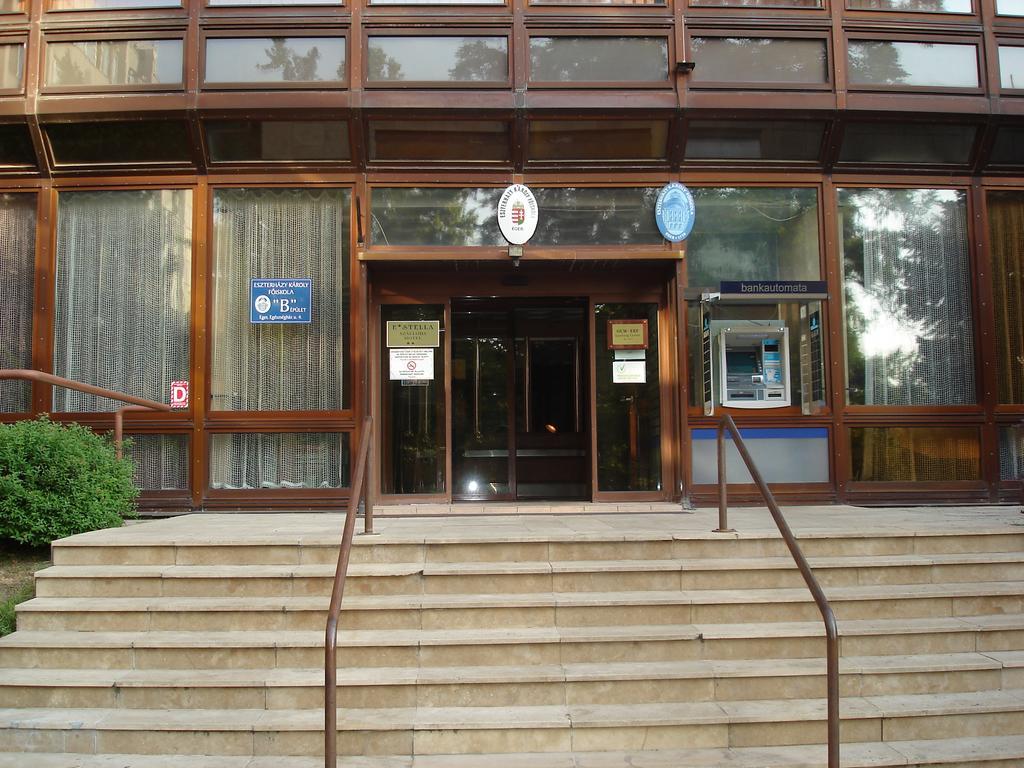 Eszterhazy Karoly Egyetem Hotel Eger Exterior foto
