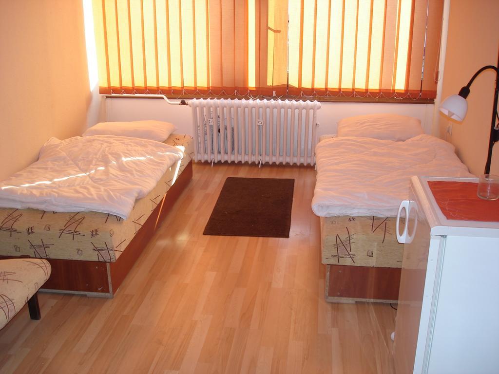 Eszterhazy Karoly Egyetem Hotel Eger Quarto foto